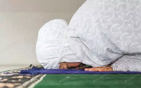 عکس از سجاده نماز
