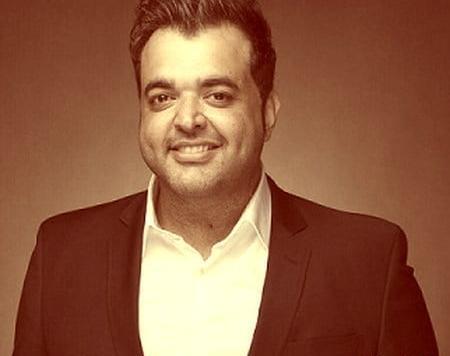 عکس سعید والکور با سیگار