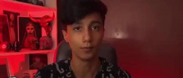 عکس سعید والکور با سیگار