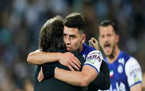 عکس سعید مهری با لباس پرسپولیس