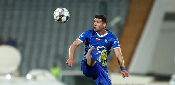 عکس سعید مهری با لباس پرسپولیس
