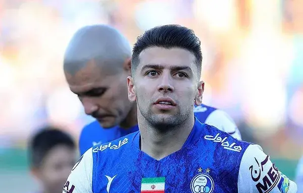 عکس سعید مهری با لباس پرسپولیس