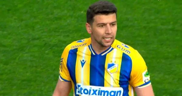 عکس سعید مهری در لباس پرسپولیس