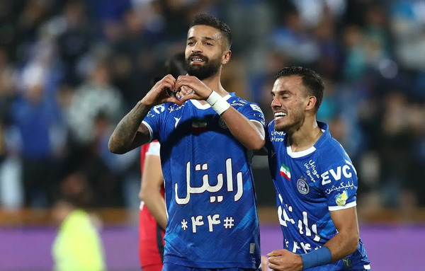 عکس سعید مهری در لباس پرسپولیس
