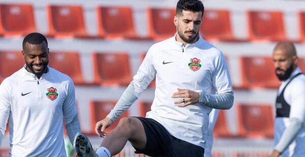 عکس سعید عزت اللهی با لباس تیم ملی