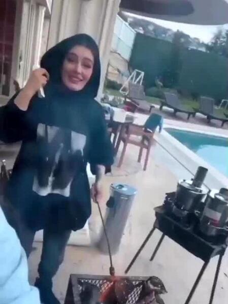 عکس سحر قریشی در خارج با تتلو