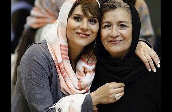 عکس سحر خواننده و مادرش