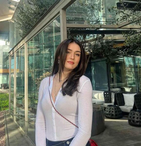 عکس زیبای زهرا گونش