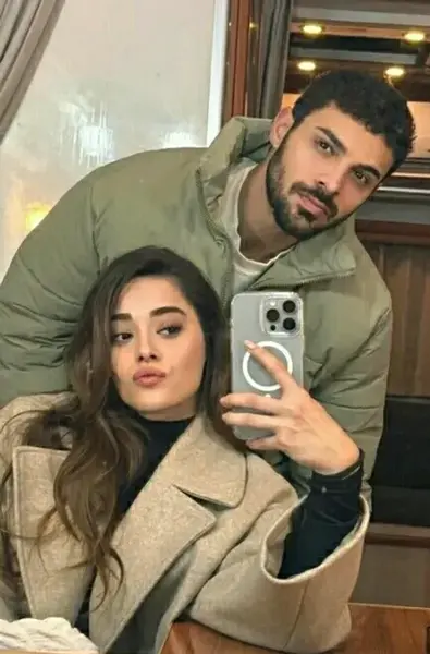 عکس رویا در فیلم وحشی