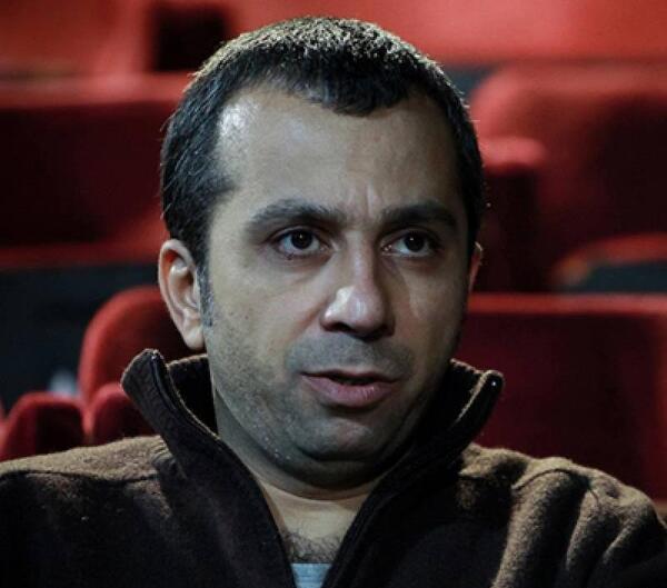 عکس داریوش موفق در شهر گربه ها