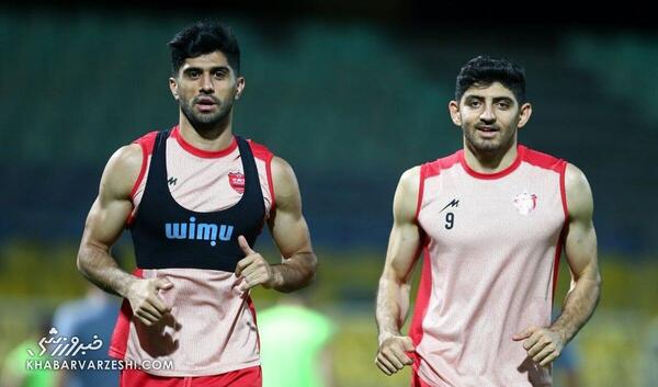 عکس دانیال اسماعیلی فر با پیراهن پرسپولیس