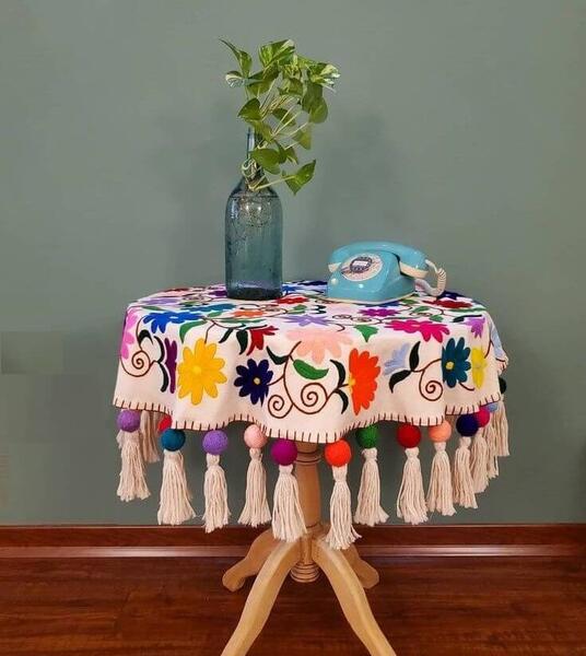 چیدمان عکس روی میز خاطره