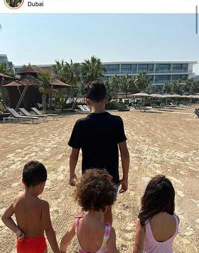 عکس خواهر نیمار در ساحل