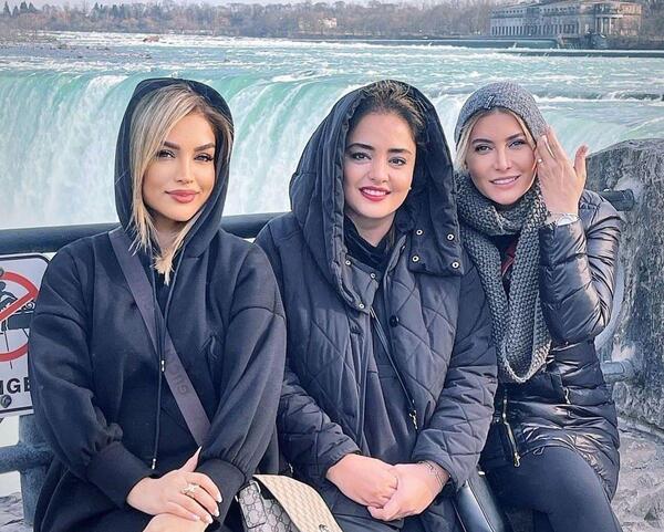 عکس مادر و خواهر نرگس محمدی