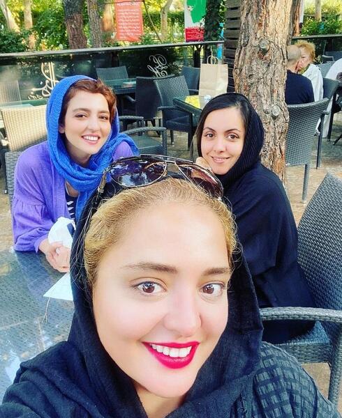 عکس مادر و خواهر نرگس محمدی