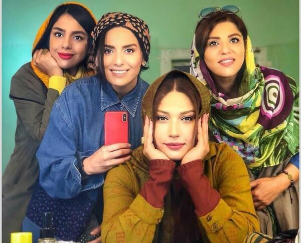 عکس لاله مستوفی خواهر لادن مستوفی