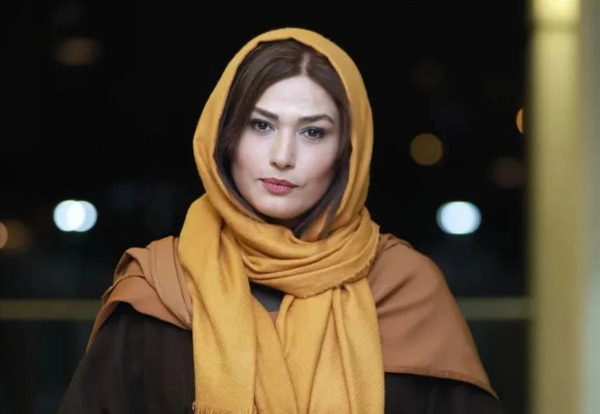 عکس لاله مستوفی خواهر لادن مستوفی