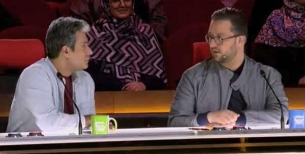 عکس مادر آریا عظیمی نژاد و خواهر معلولش