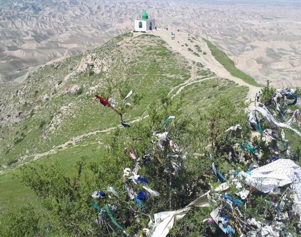 عکس قبرستان خالد نبی استان گلستان