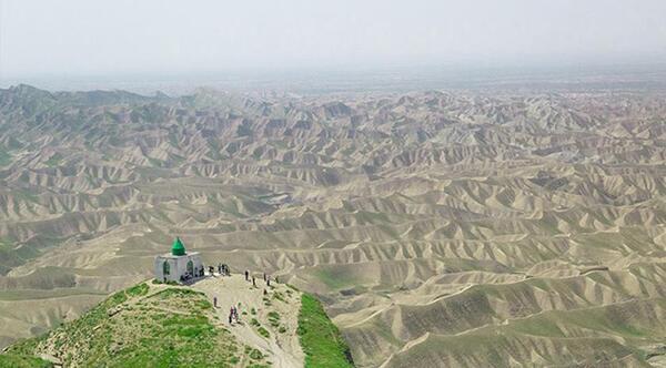 عکس از قبرستان خالد نبی