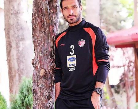 عکس شجاع خلیل زاده با لباس پرسپولیس