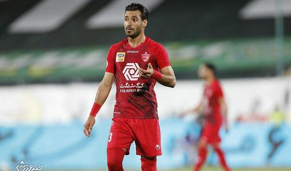 عکس شجاع خلیل زاده با لباس پرسپولیس