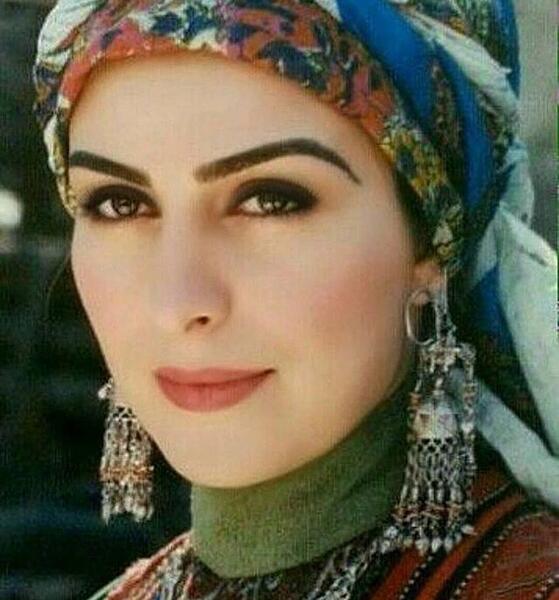عکسهای ماه چهره خلیلی در لندن