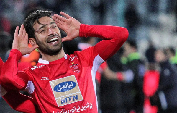 عکس شجاع خلیل زاده در تراکتور
