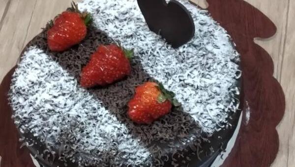 عکس کیک تولد حنانه