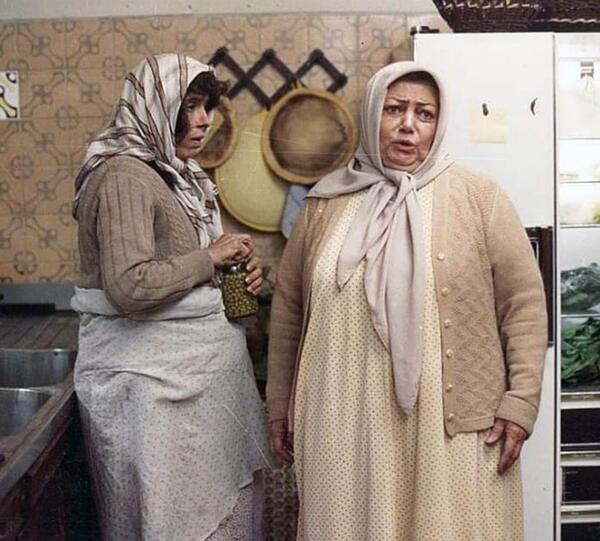 عکس قبر حمیده خیر آبادی
