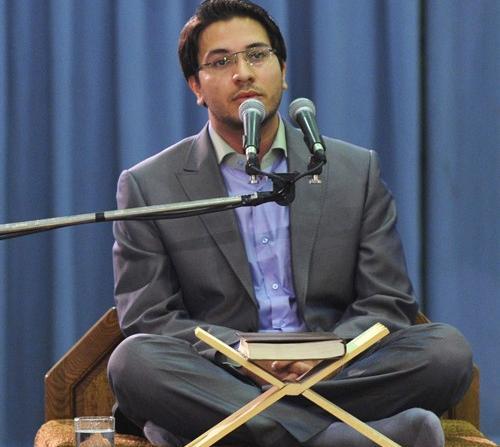 عکس حامد شاکرنژاد و همسرش و فرزندش