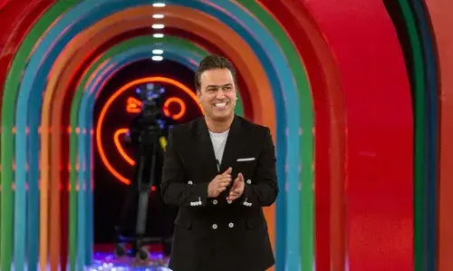عکس حامد آهنگی با خانواده اش