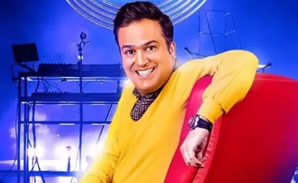 عکس حامد آهنگی با همسرش و فرزندش