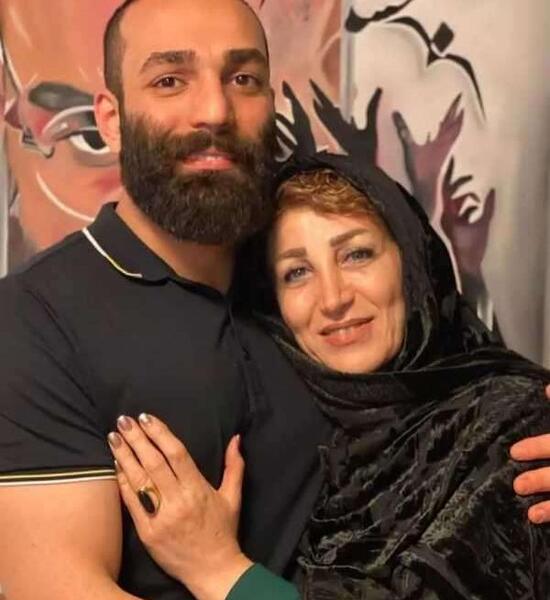 عکس حمید ماهی صفت و مادرش