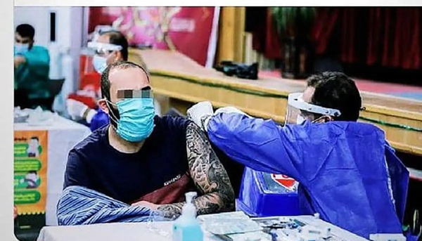 عکس حمید ماهی صفت و مادرش