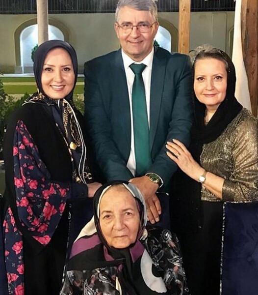 عکس حمید ماهی صفت و مادرش