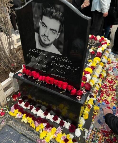 عکس قبر حمید حمیدی