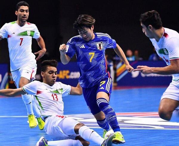 عکس حمید احمدی فوتسال