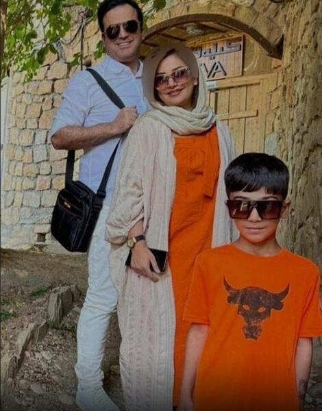 عکس حامد آهنگی در قهوه پدری
