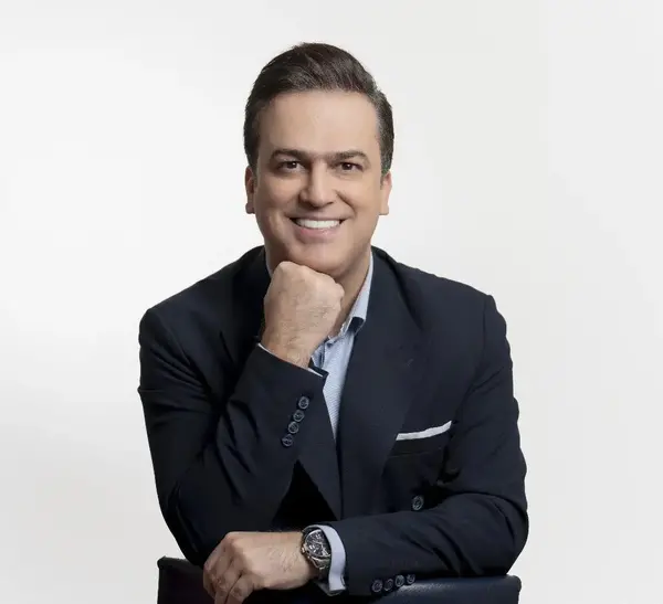 عکس حامد آهنگی در شب آهنگی