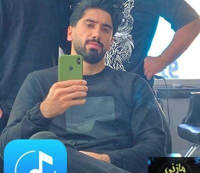 عکس جواد عباسی با موتور