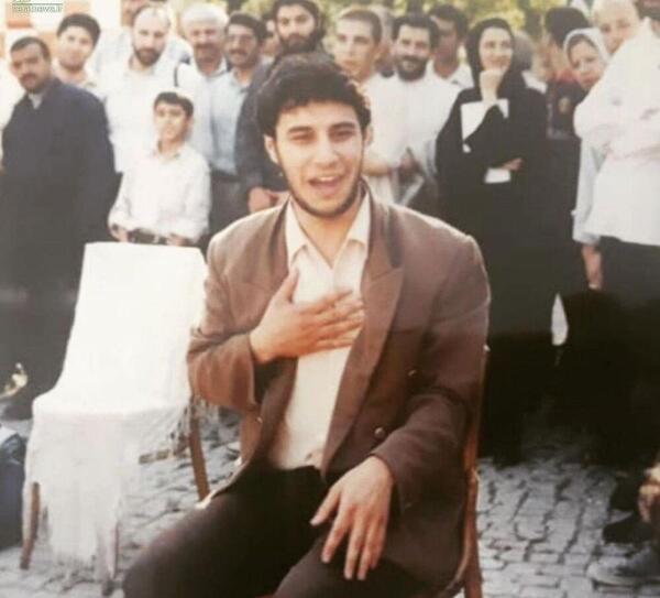 عکس جواد عزتی با رهبر