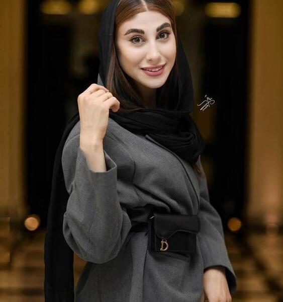 عکس مبینا و ناهید کیانی