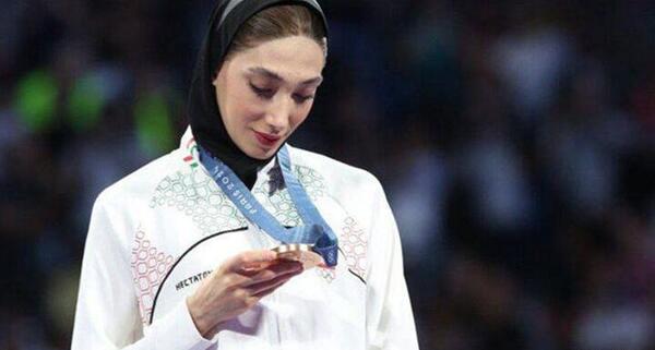 مبینا صالحی عکس