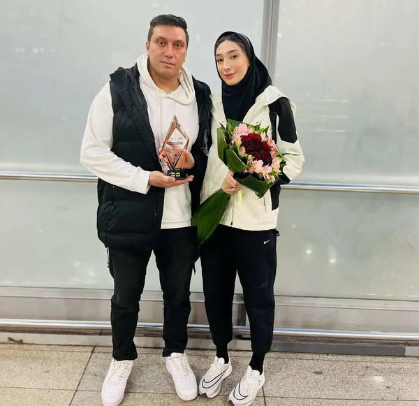عکس مبینا نعمت زاده برای پروفایل