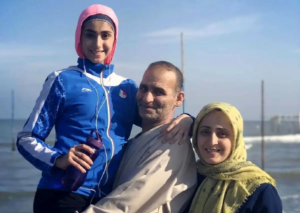 عکس مبینا نعمت زاده و ناهید کیانی