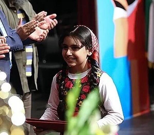 عکس مبینا آتشی چند سال دارد