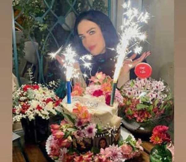 عکس هانیه مرادی در بزرگسالی