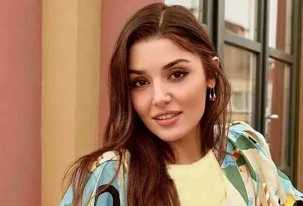 عکس هانده آرچل بدون آرایش