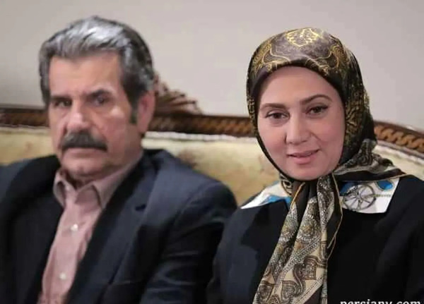 عکس تبسم، هاشمی در استخر